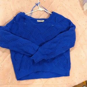 Knitted, short style blue sweater